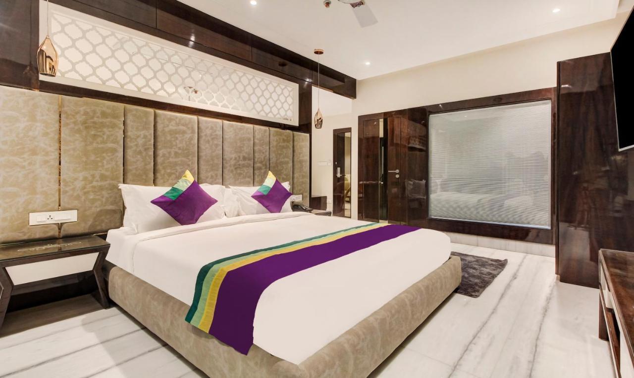 Treebo Premium Tahoora International Hotel Calcutta Buitenkant foto