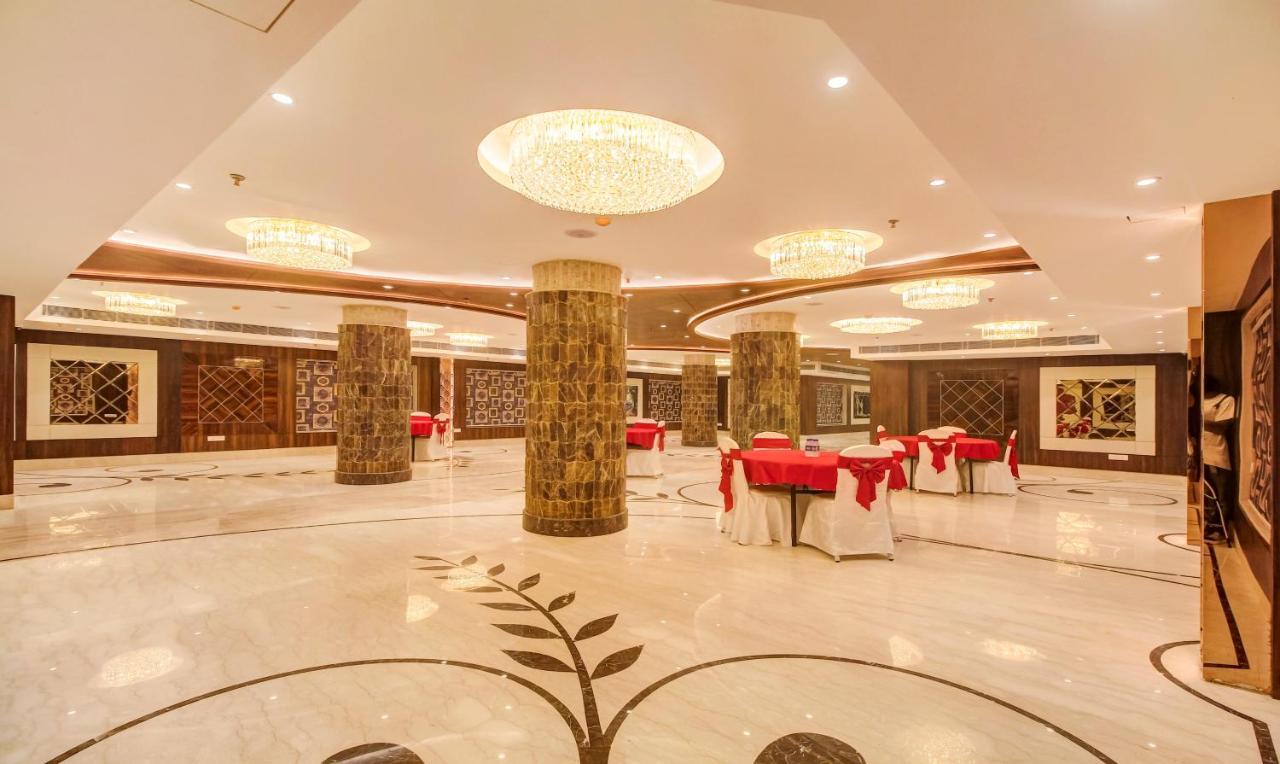 Treebo Premium Tahoora International Hotel Calcutta Buitenkant foto