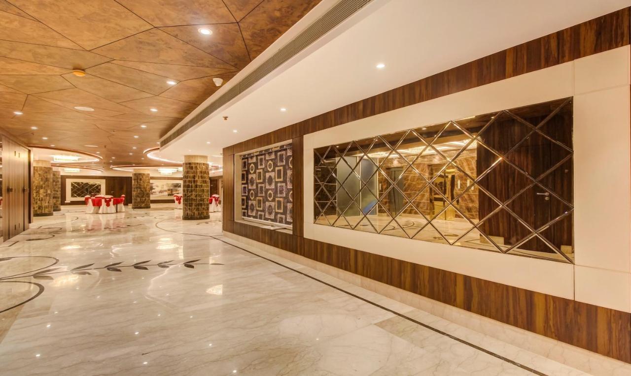 Treebo Premium Tahoora International Hotel Calcutta Buitenkant foto