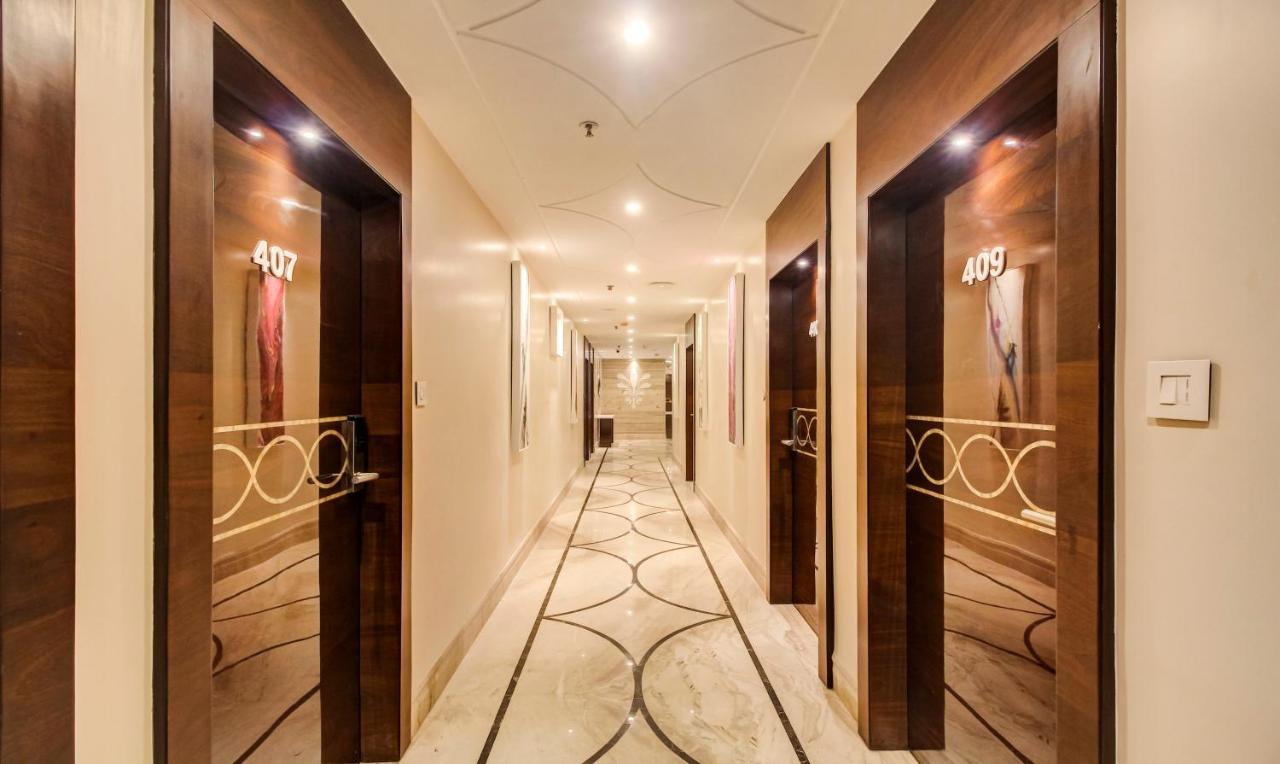 Treebo Premium Tahoora International Hotel Calcutta Buitenkant foto