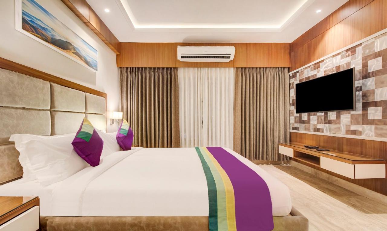 Treebo Premium Tahoora International Hotel Calcutta Buitenkant foto