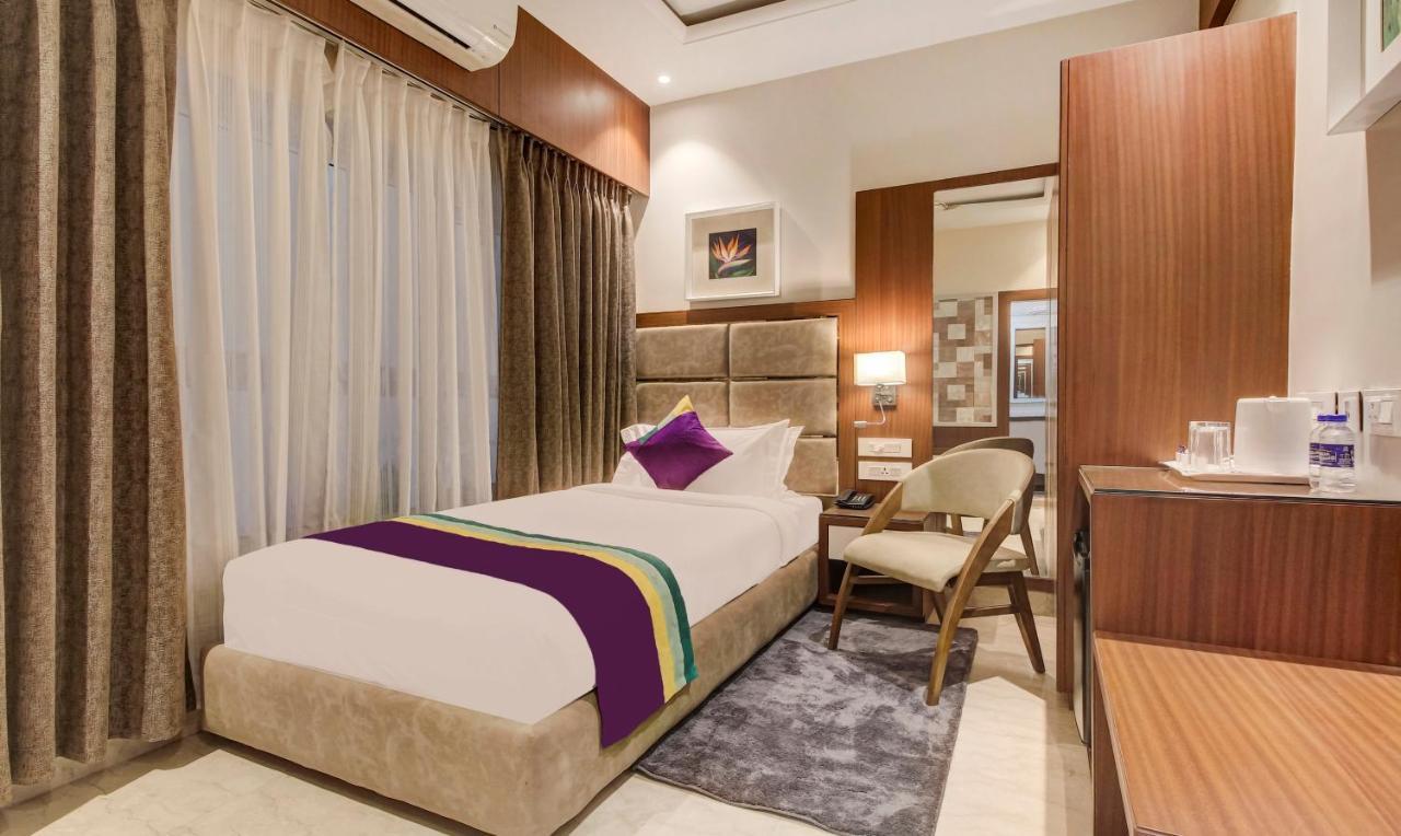 Treebo Premium Tahoora International Hotel Calcutta Buitenkant foto