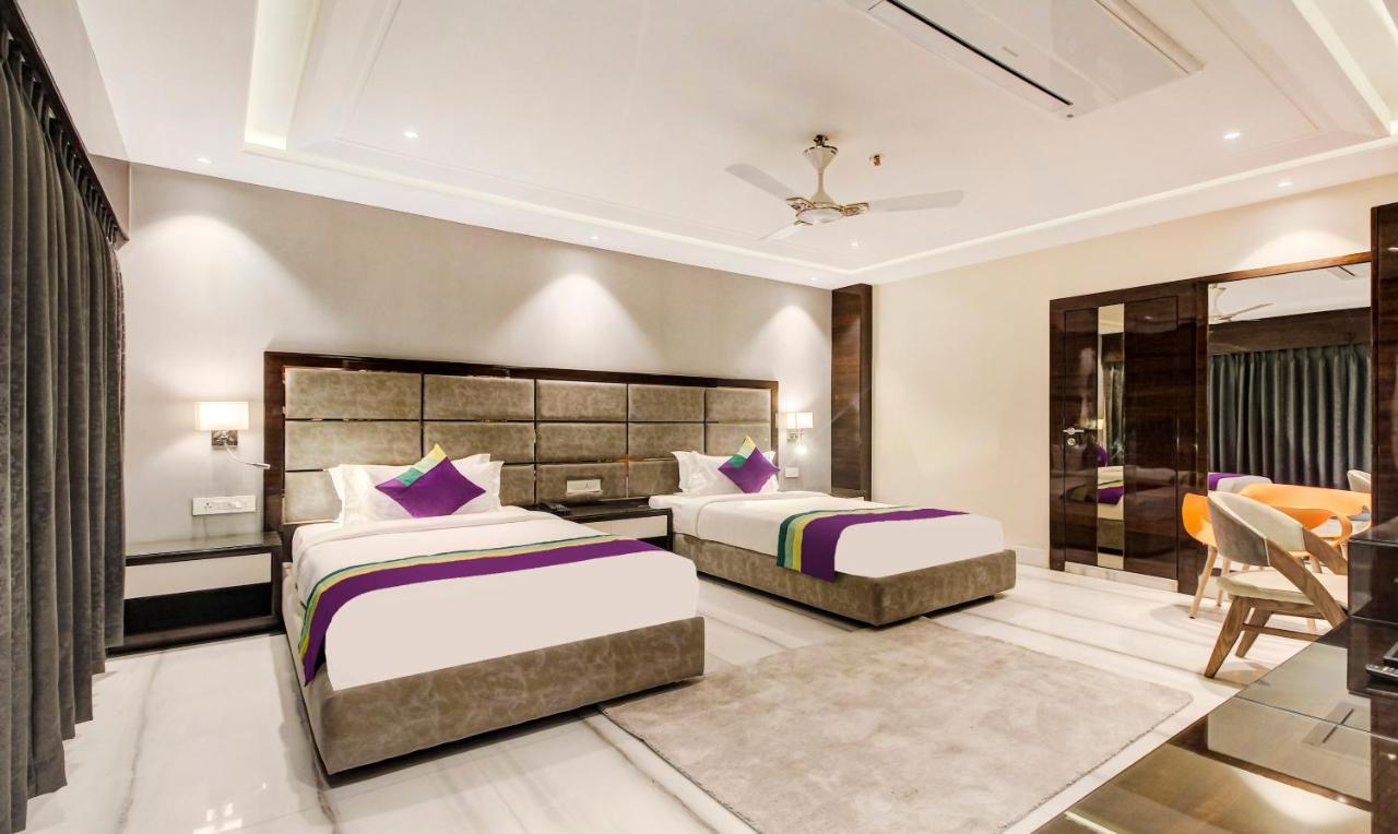 Treebo Premium Tahoora International Hotel Calcutta Buitenkant foto